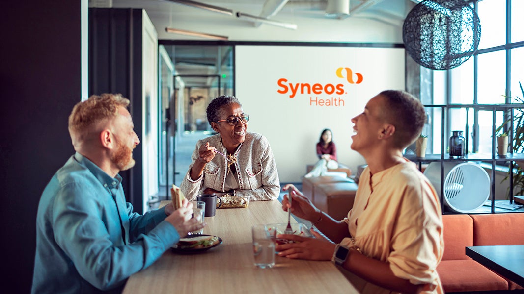 syneos employees eating lunch 